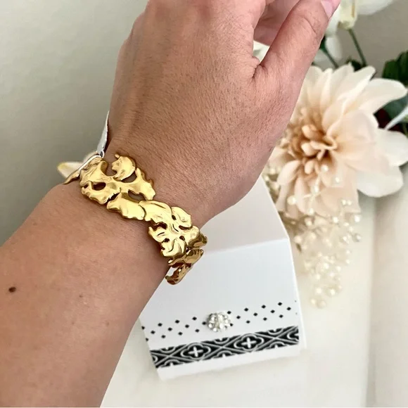 KENDRA SCOTT Savannah Cuff Bracelet in Gold NWT - Picture 8 of 14